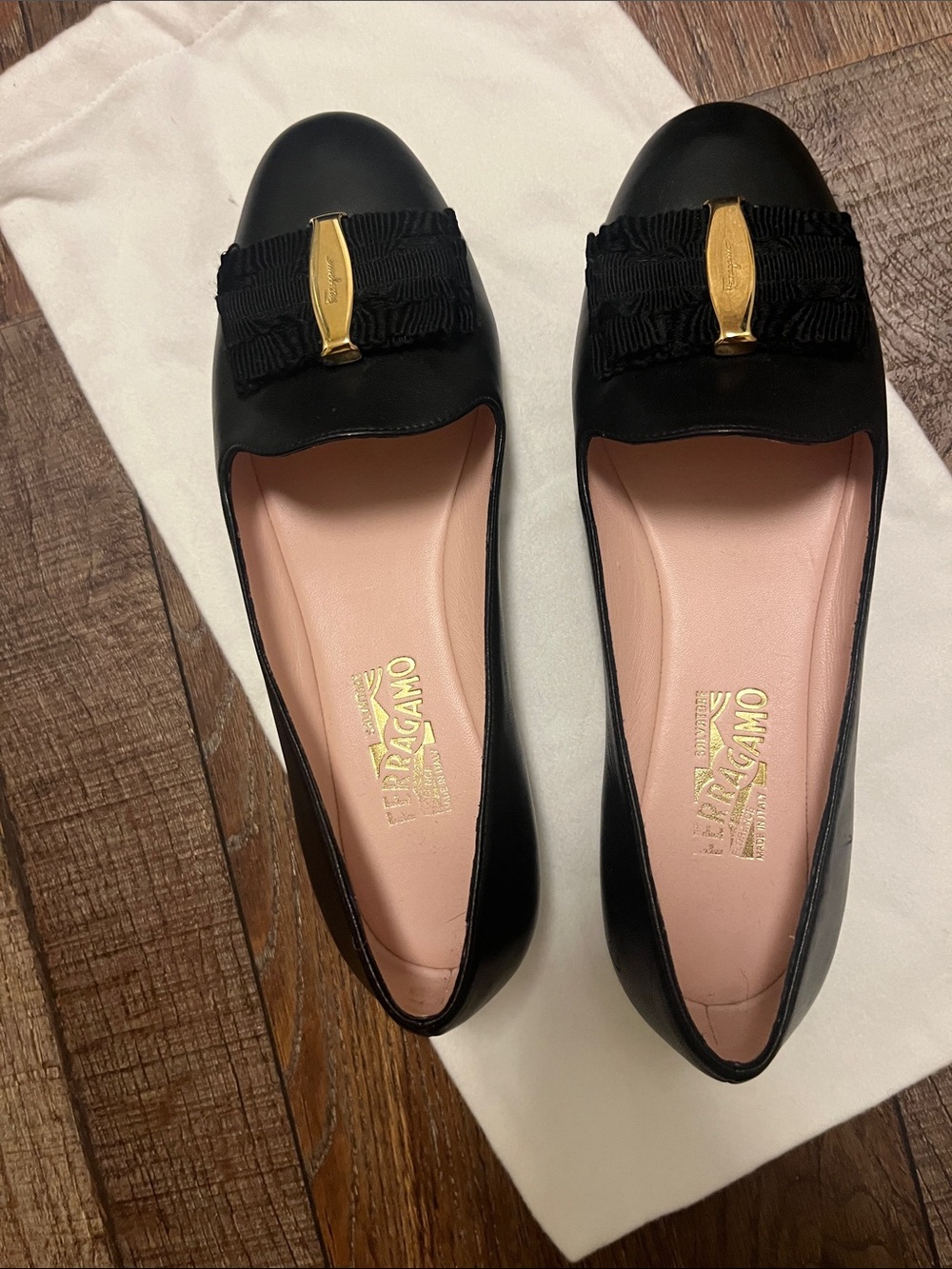Salvatore Ferragamo Black Leather Vara Bow Flats with Gold Plaque Size 7.5